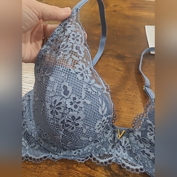 NWT Victoria Secret Size 32D Freedom Cloud Blue Floral Lace Plunge Bra - Picture 7 of 14